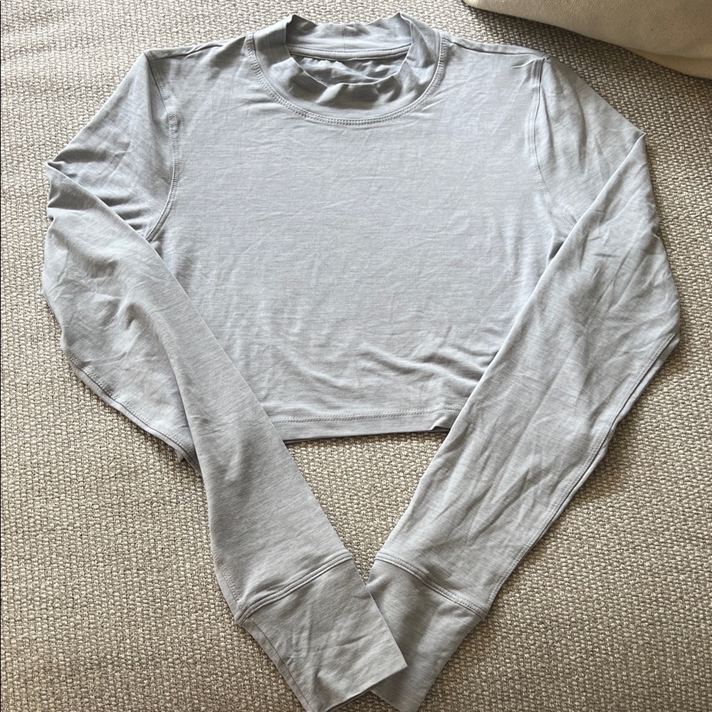 Vuori Lux Light Gray Cropped Long Sleeve